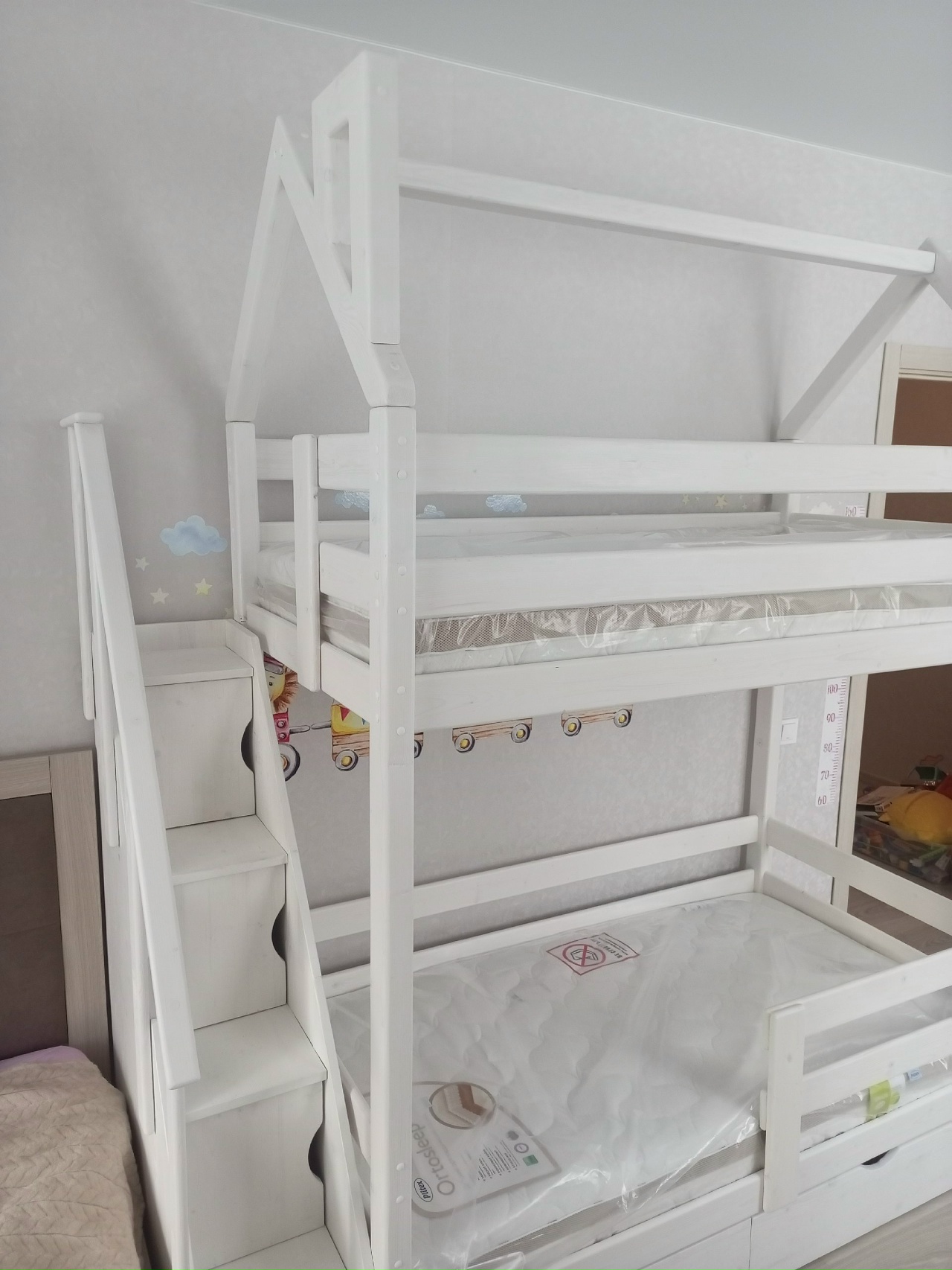 Детская кроватка вид 1