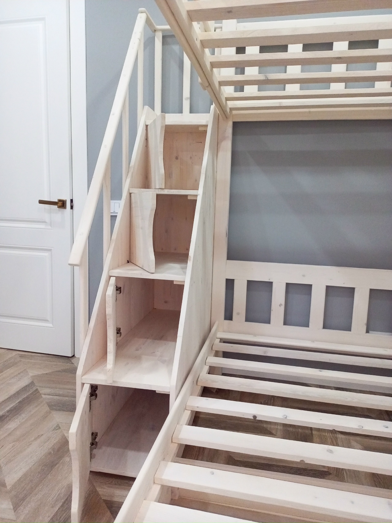 Детская кроватка вид 2