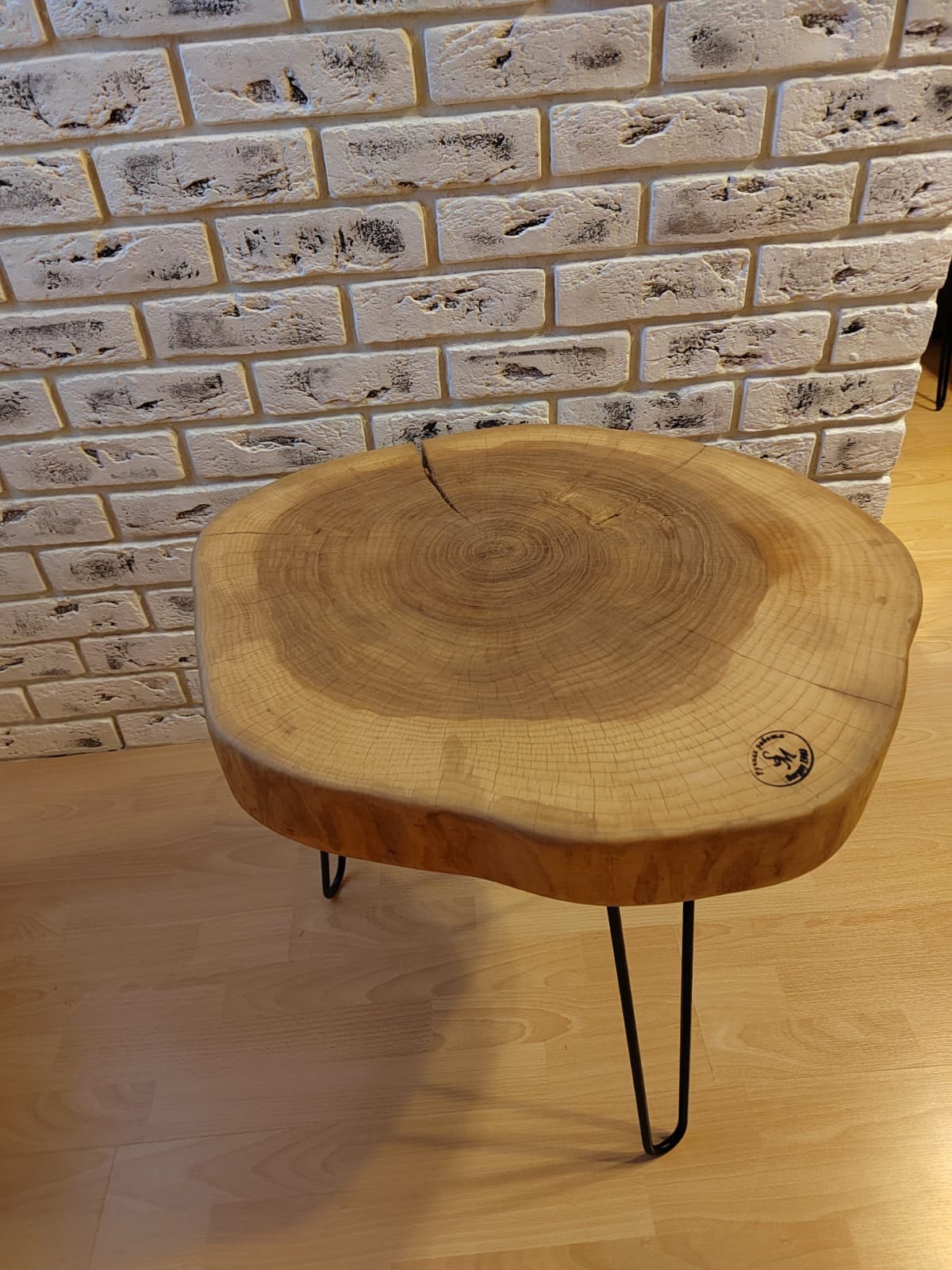 Журнальный столик клён вид 1